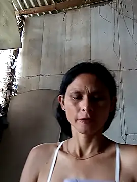 Snapshot of yuliitza4 chatting on 03-08-26, 12:53 yuliitza4 online show from 03-08-26, 12:53