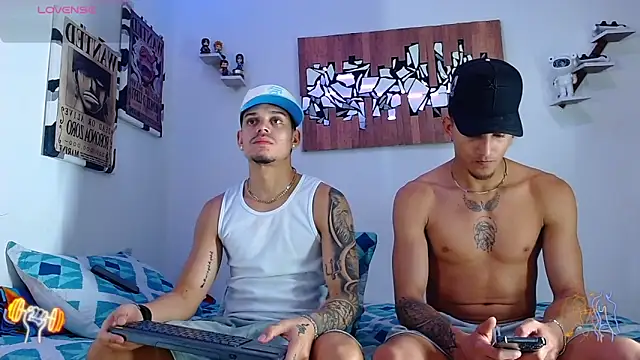 AdamsDvi online show from 03-04-26, 01:44