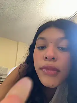 Sophiemoo  online show from 06-26-26, 02:54