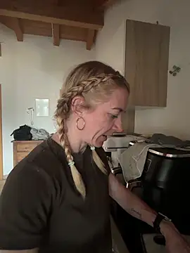 FitAnna online show from 03-18-26, 04:21