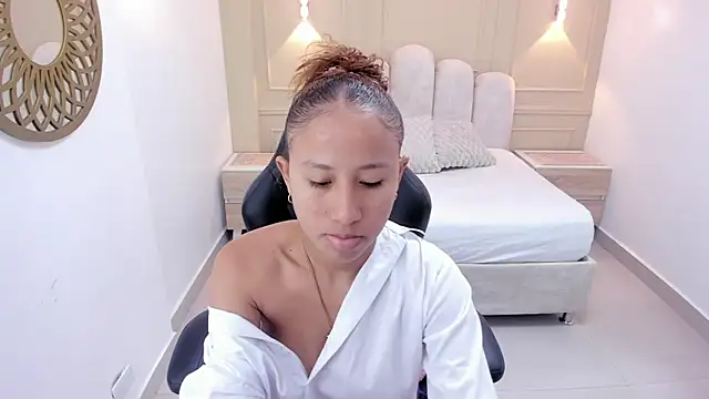 LESLYSIMPSON online show from 06-11-26, 07:34