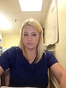 Snapshot of LadyB07 chatting on 04-30-26, 04:24 LadyB07 online show from 04-30-26, 04:24
