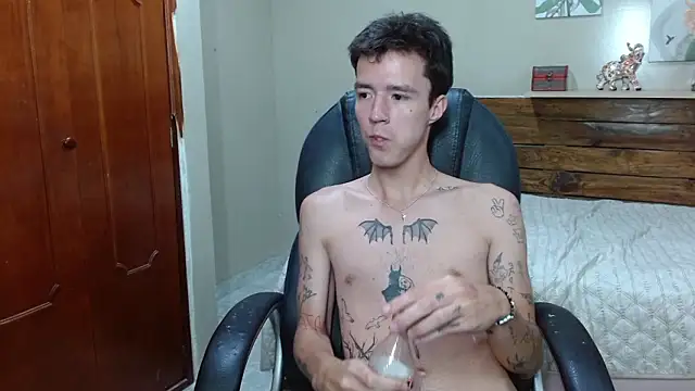 Snapshot of CamiEvan chatting on 03-09-26, 10:36 CamiEvan online show from 03-09-26, 10:36