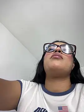 Snapshot of Misty-kat chatting on 03-08-26, 09:02 Misty-kat online show from 03-08-26, 09:02