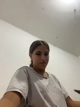 Snapshot of MiluRossee chatting on 03-05-26, 04:30 MiluRossee online show from 03-05-26, 04:30