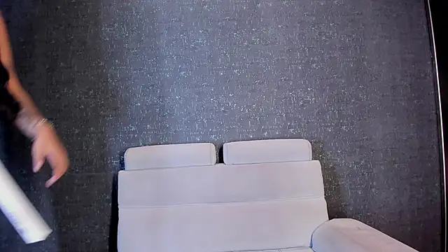 marthinafox  online show from 03-12-26, 07:09