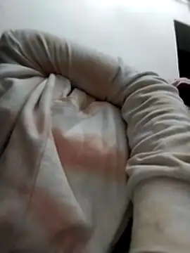 Snapshot of Sna93 chatting on 03-11-26, 12:38 Sna93 online show from 03-11-26, 12:38