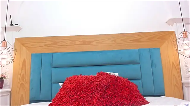 Nikol Lopez  online show from 05-06-26, 03:35