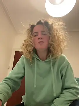 curlyirishgirl online show from 03-10-26, 01:43