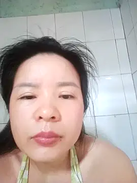 Snapshot of Ivy_Trix2 chatting on 05-13-26, 02:42 Ivy Trix2 online show from 05-13-26, 02:42