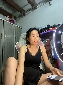 Snapshot of Ivy_Trix2 chatting on 05-14-26, 03:52 Ivy Trix2 online show from 05-14-26, 03:52