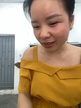 Snapshot of Ivy_Trix2 chatting on 05-20-26, 02:29 Ivy Trix2 online show from 05-20-26, 02:29