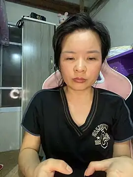Snapshot of Ivy_Trix2 chatting on 05-26-26, 01:56 Ivy Trix2 online show from 05-26-26, 01:56