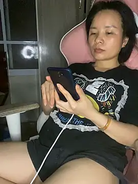 Snapshot of Ivy_Trix2 chatting on 05-28-26, 03:31 Ivy Trix2 online show from 05-28-26, 03:31