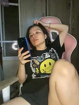 Snapshot of Ivy_Trix2 chatting on 06-17-26, 02:40 Ivy Trix2 online show from 06-17-26, 02:40