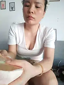 Snapshot of Ivy_Trix2 chatting on 06-23-26, 09:18 Ivy Trix2 online show from 06-23-26, 09:18