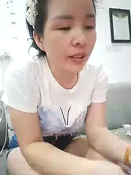 Snapshot of Ivy_Trix2 chatting on 06-24-26, 12:37 Ivy Trix2 online show from 06-24-26, 12:37