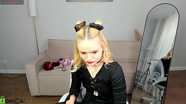 Tessa Ashe online show from 04-13-26, 09:37