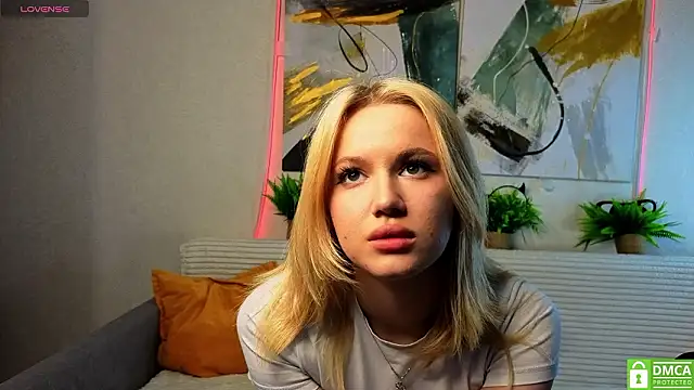 Snapshot of Sonya_vibe_me chatting on 03-14-26, 03:06 Sonya vibe me online show from 03-14-26, 03:06