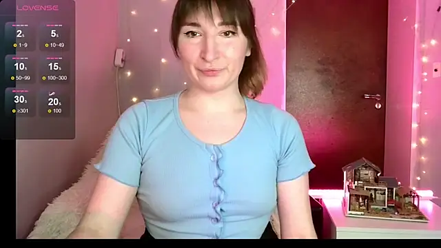 Snapshot of Birdie_Kiss chatting on 05-14-26, 08:26 Birdie Kiss online show from 05-14-26, 08:26