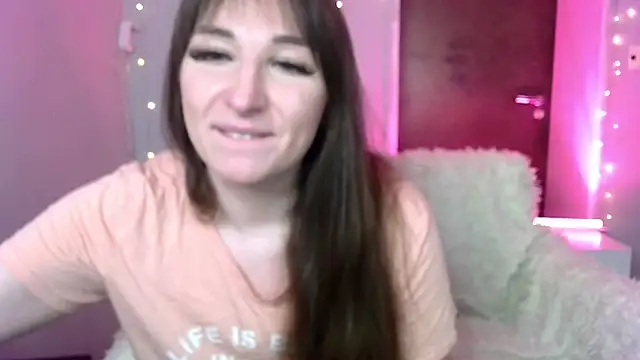 Snapshot of Birdie_Kiss chatting on 05-26-26, 09:00 Birdie Kiss online show from 05-26-26, 09:00
