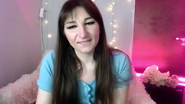 Snapshot of Birdie_Kiss chatting on 06-16-26, 07:38 Birdie Kiss online show from 06-16-26, 07:38