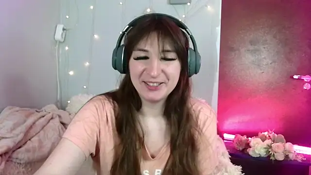 Snapshot of Birdie_Kiss chatting on 06-22-26, 07:44 Birdie Kiss online show from 06-22-26, 07:44