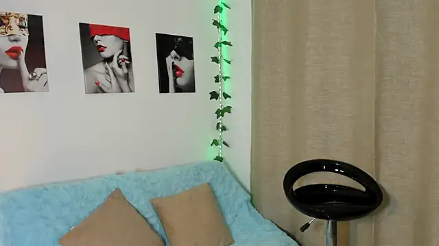 Rebeca Marchetti online show from 07-30-26, 09:03