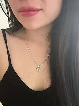 Snapshot of Tinn_tin chatting on 05-26-26, 06:53 Tinn tin online show from 05-26-26, 06:53