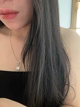 Snapshot of Tinn_tin chatting on 05-28-26, 06:32 Tinn tin online show from 05-28-26, 06:32