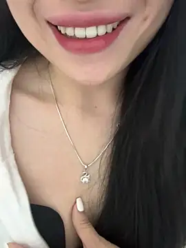 Snapshot of Tinn_tin chatting on 06-05-26, 08:14 Tinn tin online show from 06-05-26, 08:14