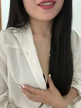 Snapshot of Tinn_tin chatting on 06-14-26, 08:00 Tinn tin online show from 06-14-26, 08:00