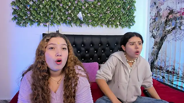 valeria and zoe online show from 04-30-26, 02:45