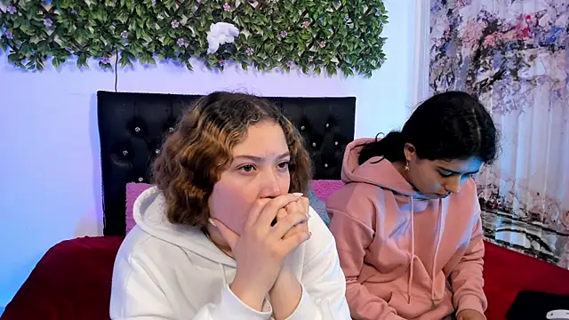 valeria and zoe online show from 05-04-26, 03:08