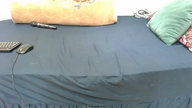 Freakycandy02 online show from 04-17-26, 08:01