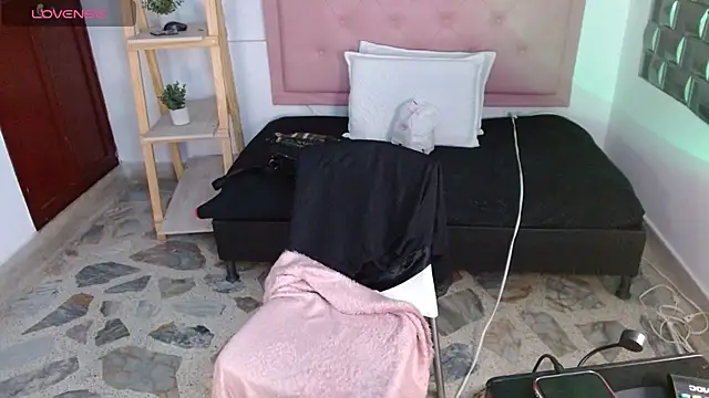 Snapshot of Brenda__222 chatting on 03-03-26, 11:43 Brenda 222 online show from 03-03-26, 11:43