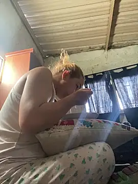 Snapshot of Brenda__222 chatting on 03-13-26, 06:47 Brenda 222 online show from 03-13-26, 06:47