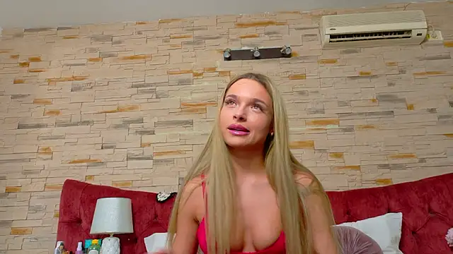 Snapshot of LannaSkyy chatting on 03-11-26, 07:42 LannaSkyy online show from 03-11-26, 07:42