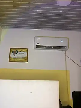Snapshot of Eloise_aksnes chatting on 07-27-26, 05:58 Eloise aksnes online show from 07-27-26, 05:58