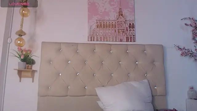 Snapshot of Rommen_N_Zoe chatting on 06-12-26, 09:46 Rommen N Zoe online show from 06-12-26, 09:46