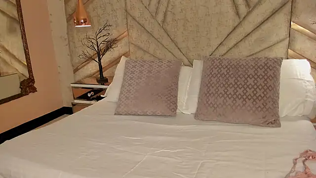 EmeelyMuller online show from 04-11-26, 06:07