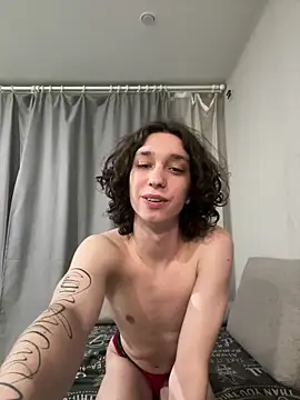 Snapshot of PrettylnPink_ chatting on 03-05-26, 10:28 PrettylnPink online show from 03-05-26, 10:28