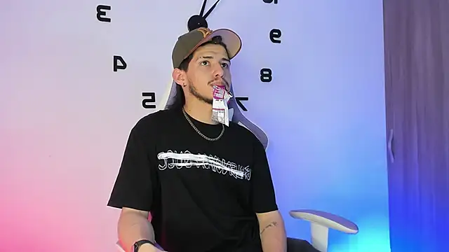 Snapshot of Nathan--Ferrara chatting on 04-08-26, 01:00 Nathan--Ferrara online show from 04-08-26, 01:00