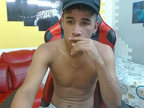 Snapshot of Damondark chatting on 03-10-26, 03:17 Damondark online show from 03-10-26, 03:17