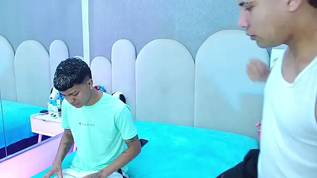 Snapshot of party_duo_boys chatting on 03-10-26, 04:06 party duo boys online show from 03-10-26, 04:06