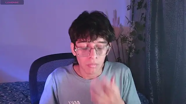 Snapshot of noah_millerx chatting on 03-04-26, 03:51 noah millerx online show from 03-04-26, 03:51