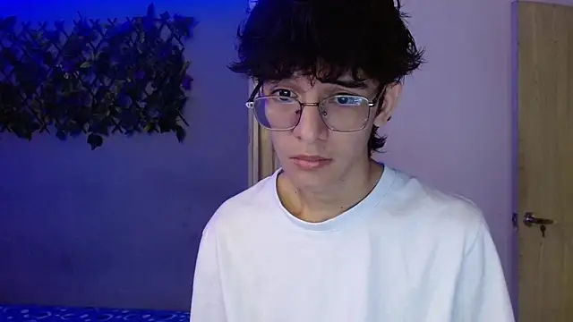 Snapshot of noah_millerx chatting on 03-07-26, 12:07 noah millerx online show from 03-07-26, 12:07