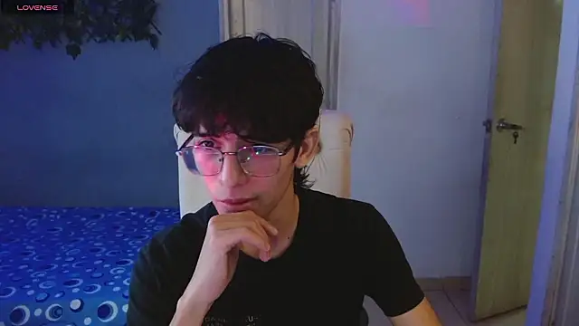 Snapshot of noah_millerx chatting on 03-11-26, 04:40 noah millerx online show from 03-11-26, 04:40