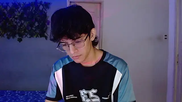 Snapshot of noah_millerx chatting on 03-13-26, 04:41 noah millerx online show from 03-13-26, 04:41