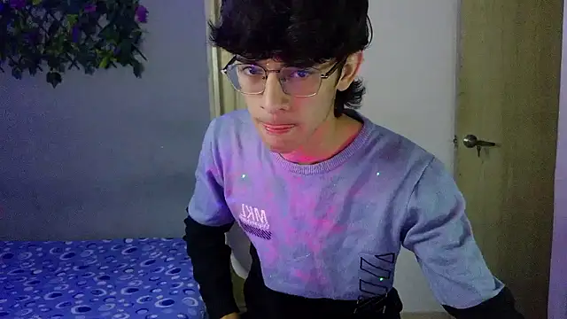 Snapshot of noah_millerx chatting on 03-14-26, 04:29 noah millerx online show from 03-14-26, 04:29